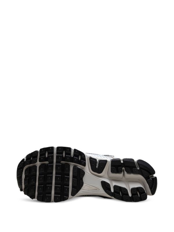 Nike_Zoom Vomero 5