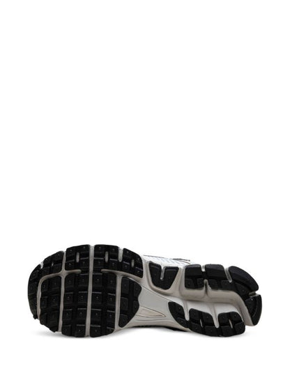 Nike_Zoom Vomero 5